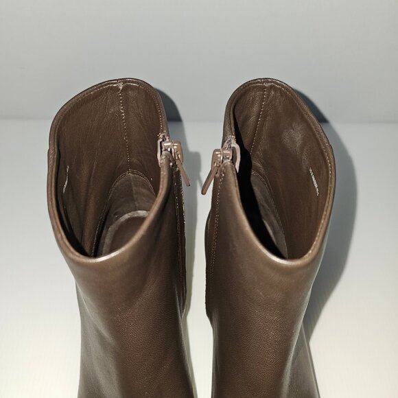 Vince Fitz Ankle Bootie Size 9.5 Truffle Brown Leather Pointed Toe Block Heel - Picture 9 of 14